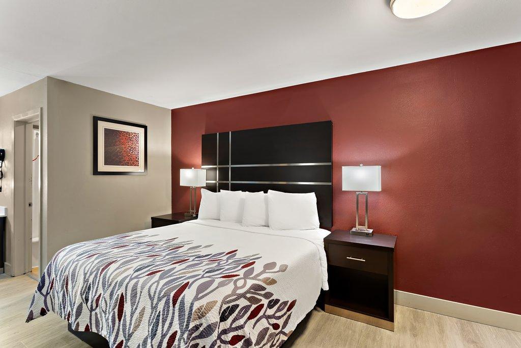 Red Roof Inn Redding Exterior photo