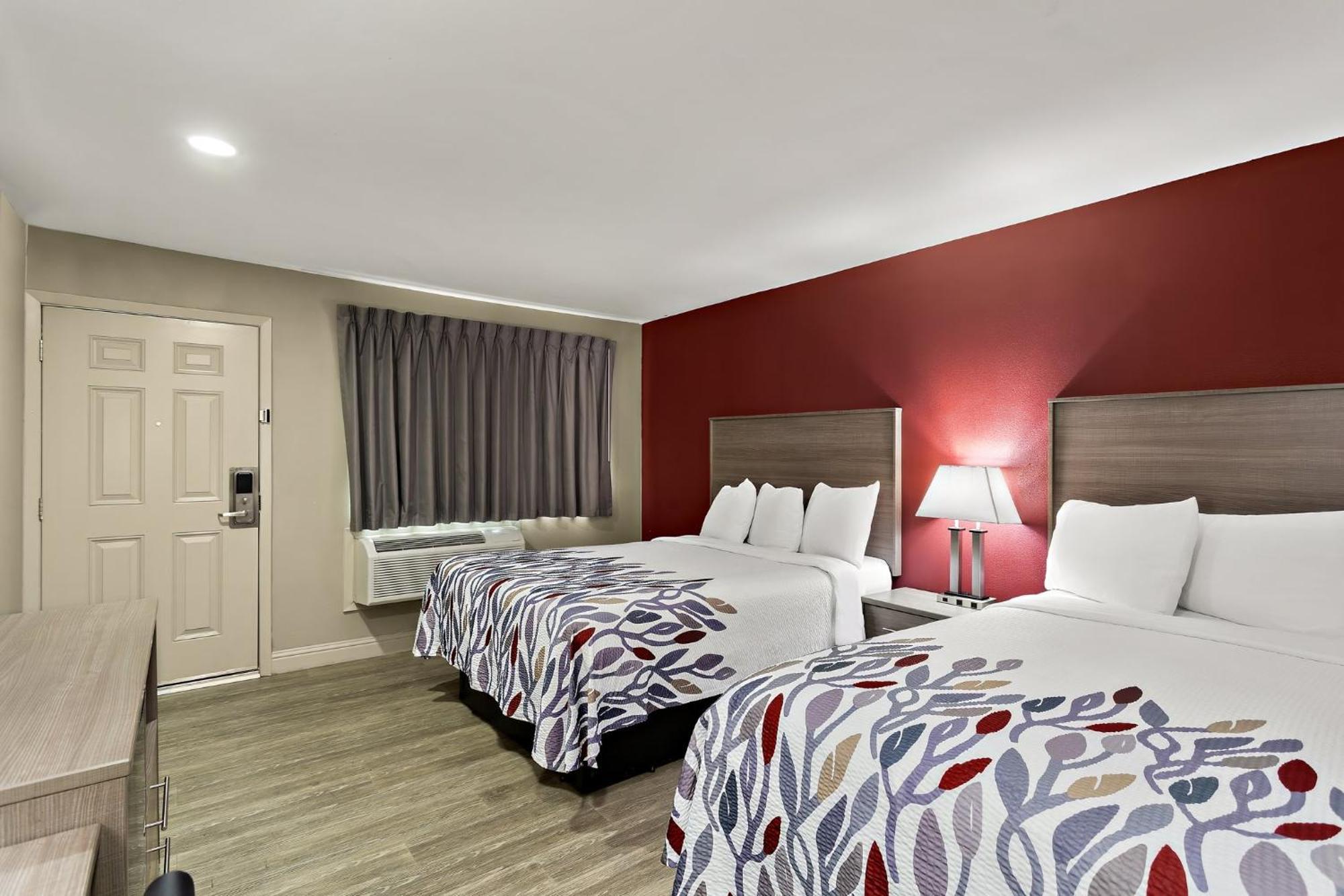 Red Roof Inn Redding Exterior photo